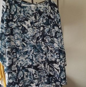 Pure energy/Blue and whites blouse